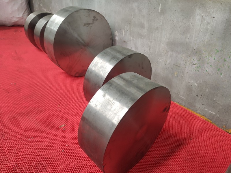 钛合金锻件加工现场