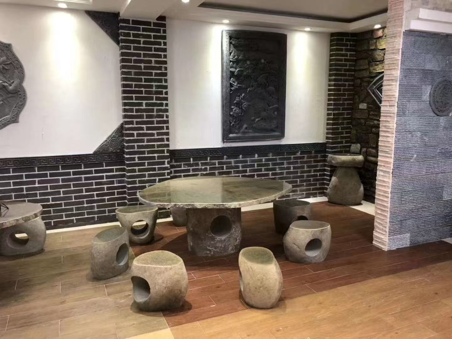 石桌石凳实景展示