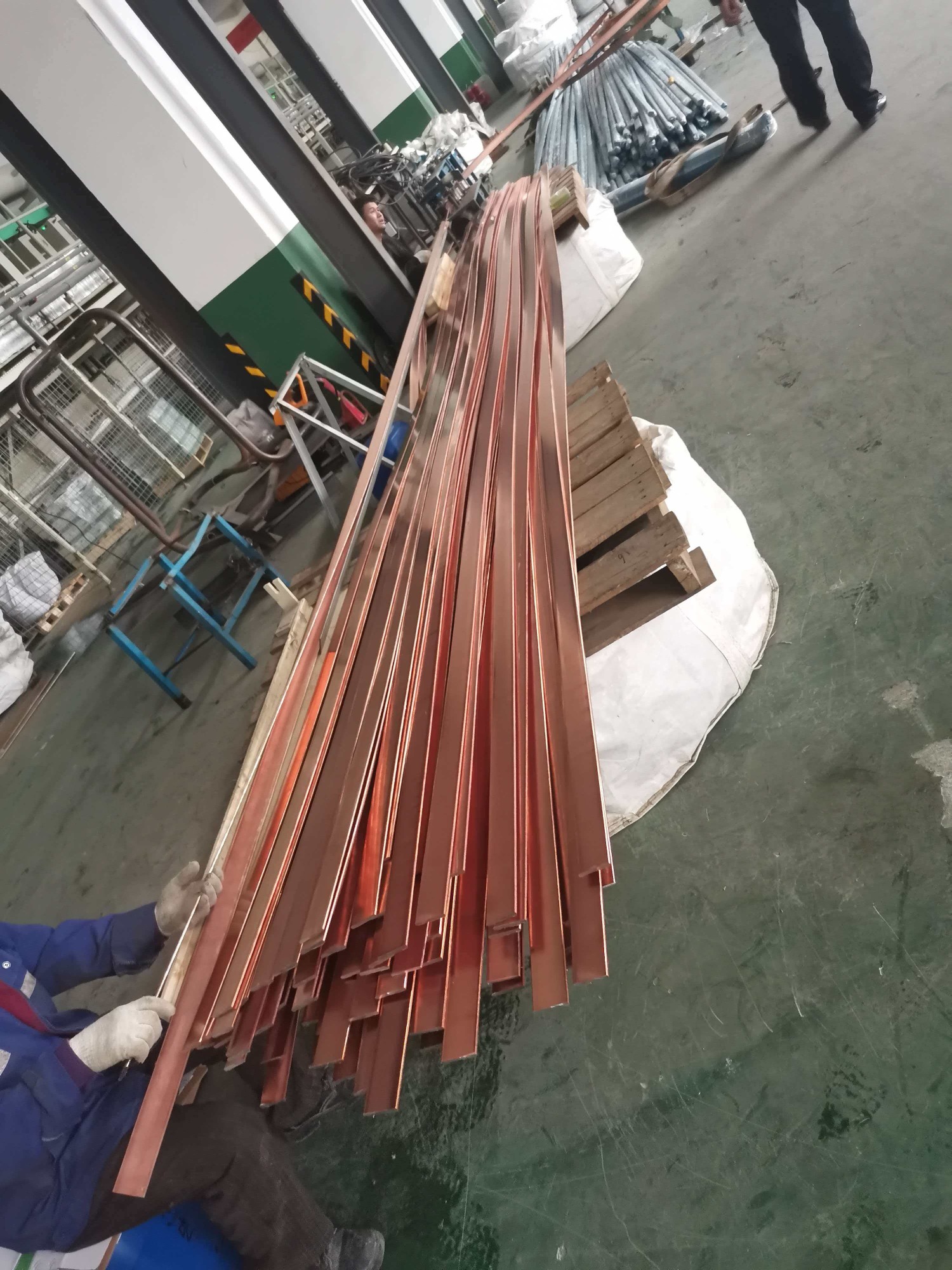 铜包钢扁钢加工示意