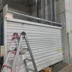 车库卷闸门维修实拍