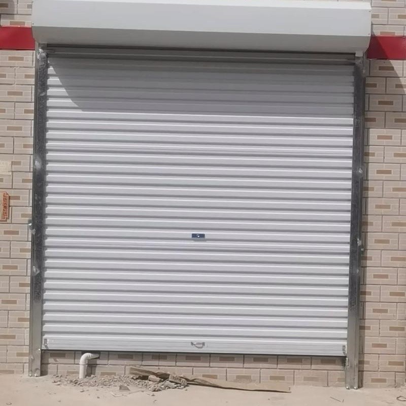 金长红门业施工现场