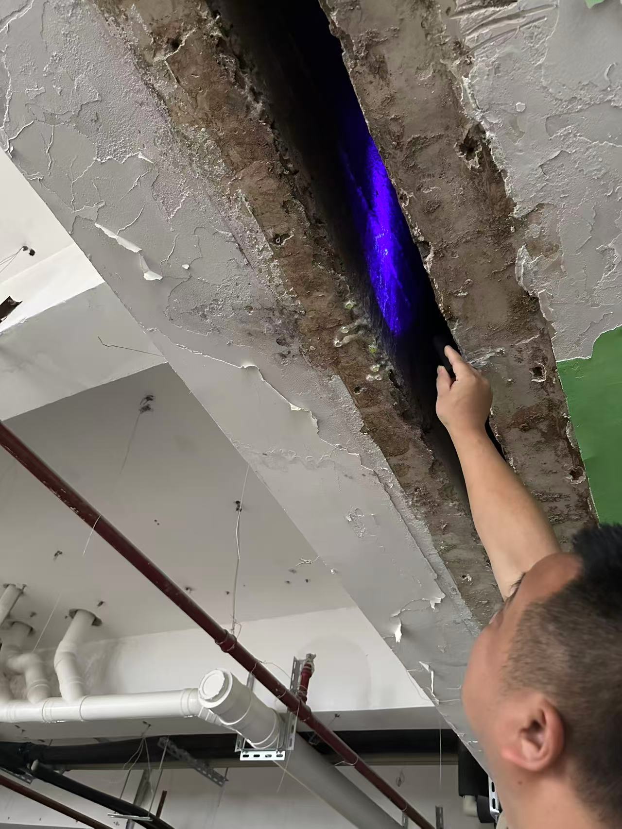 建筑渗漏检测现场
