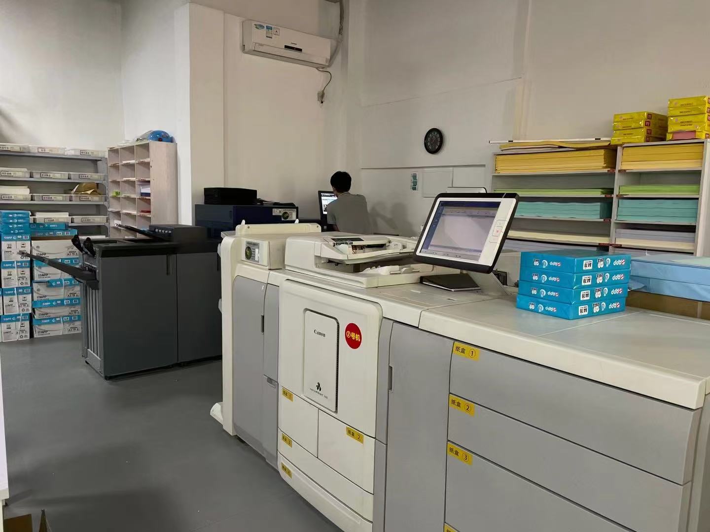 标准化展厅与办公区