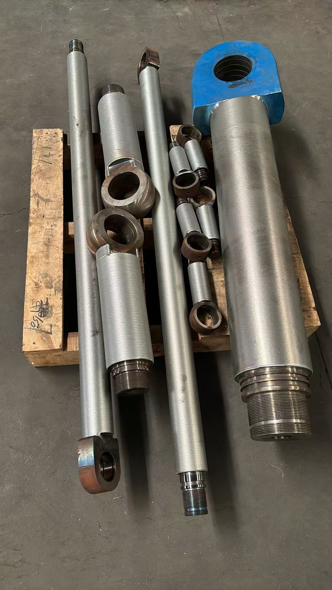 工业现场熔覆作业示意