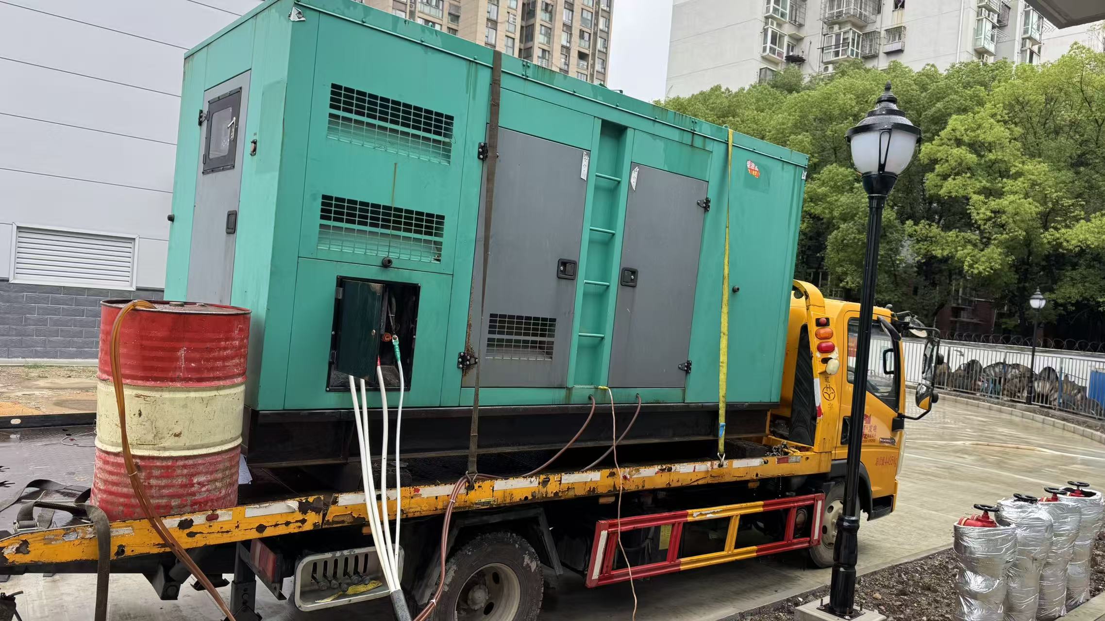 Generator service team