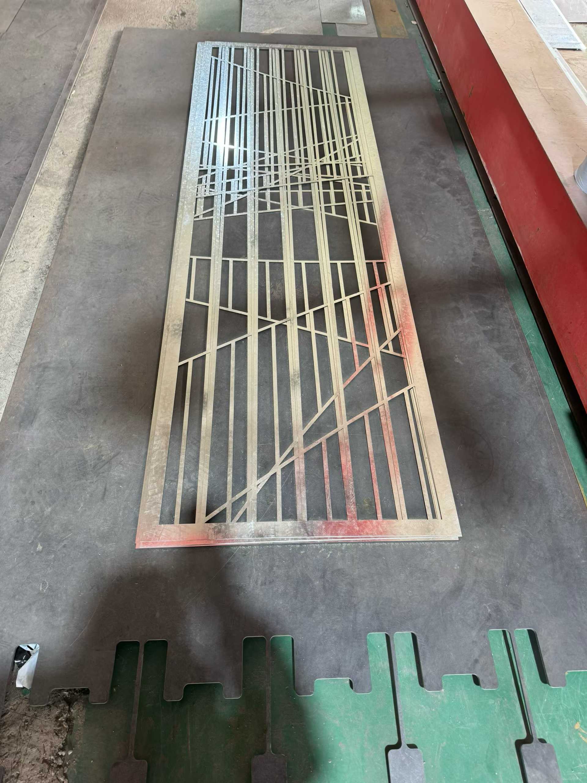 不锈钢宣传栏加工工艺展示