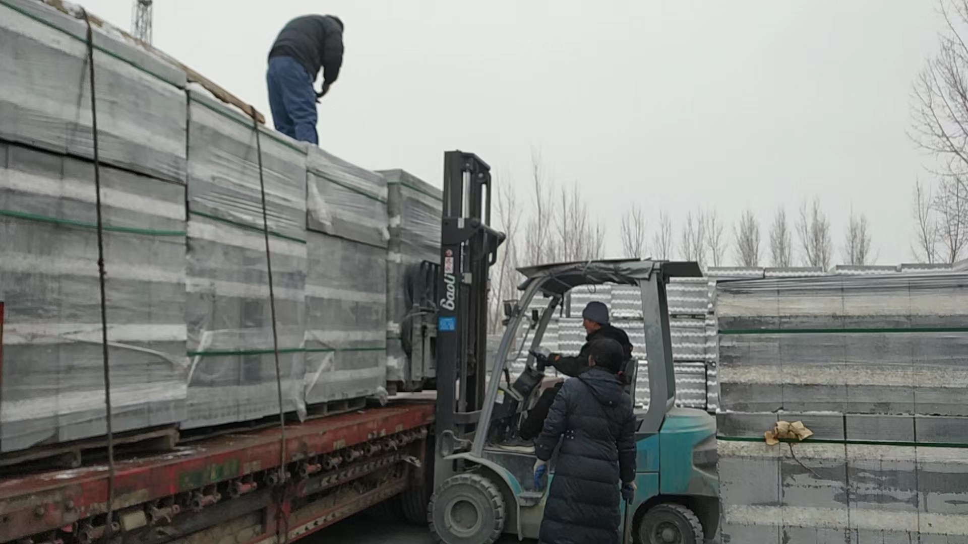 复合砌块现场砌筑实景