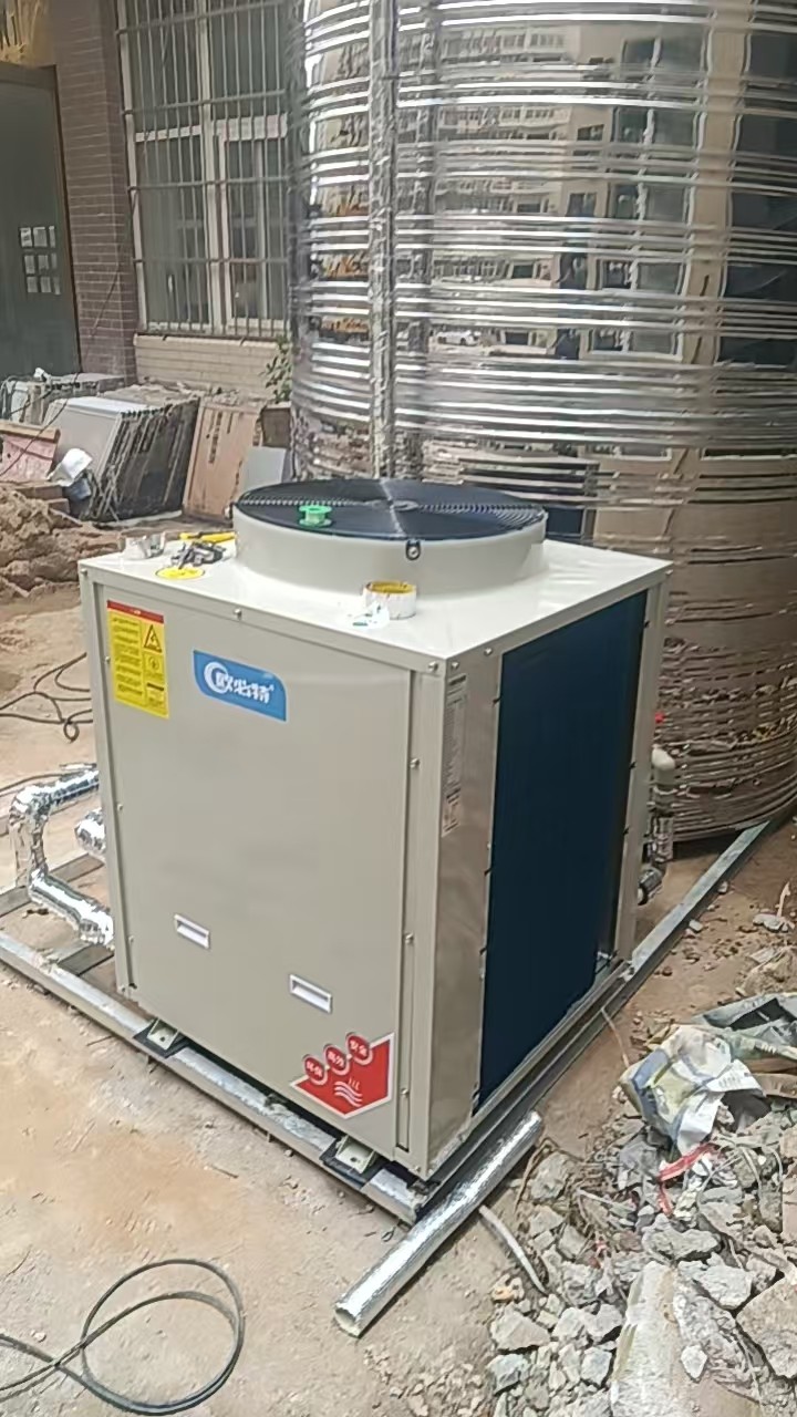 分体式太阳能热水系统实景