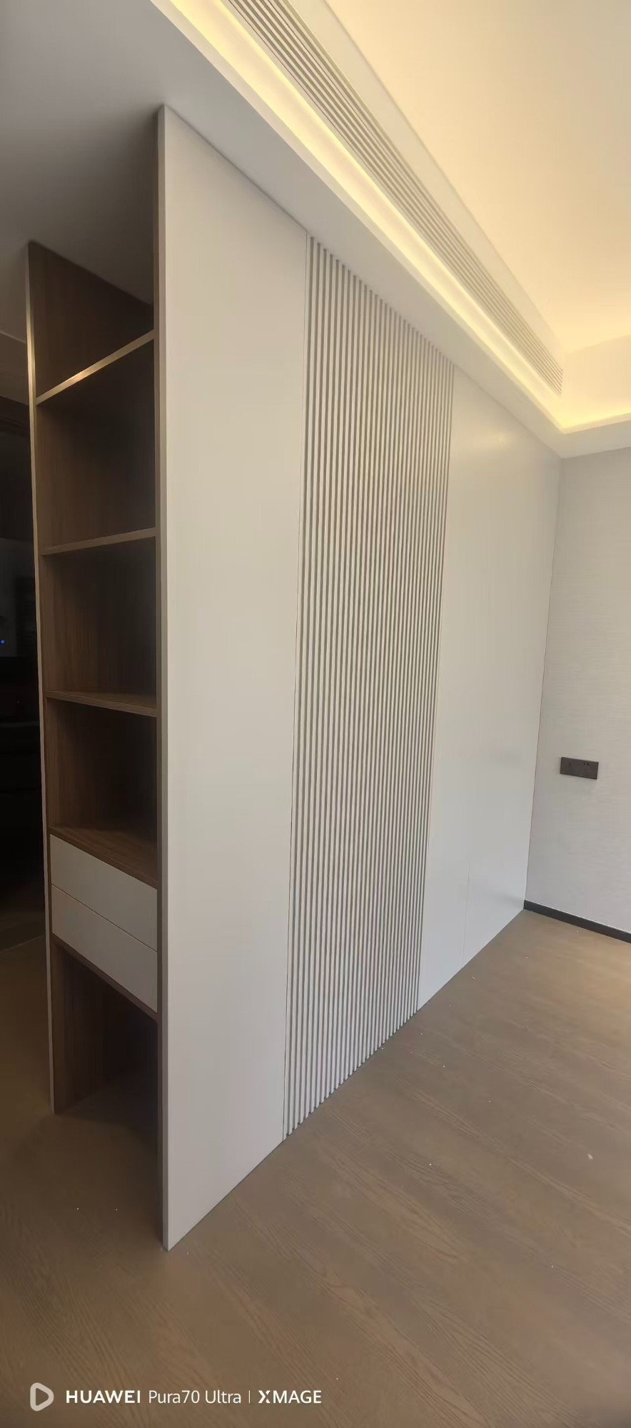wine-cabinet-showcase
