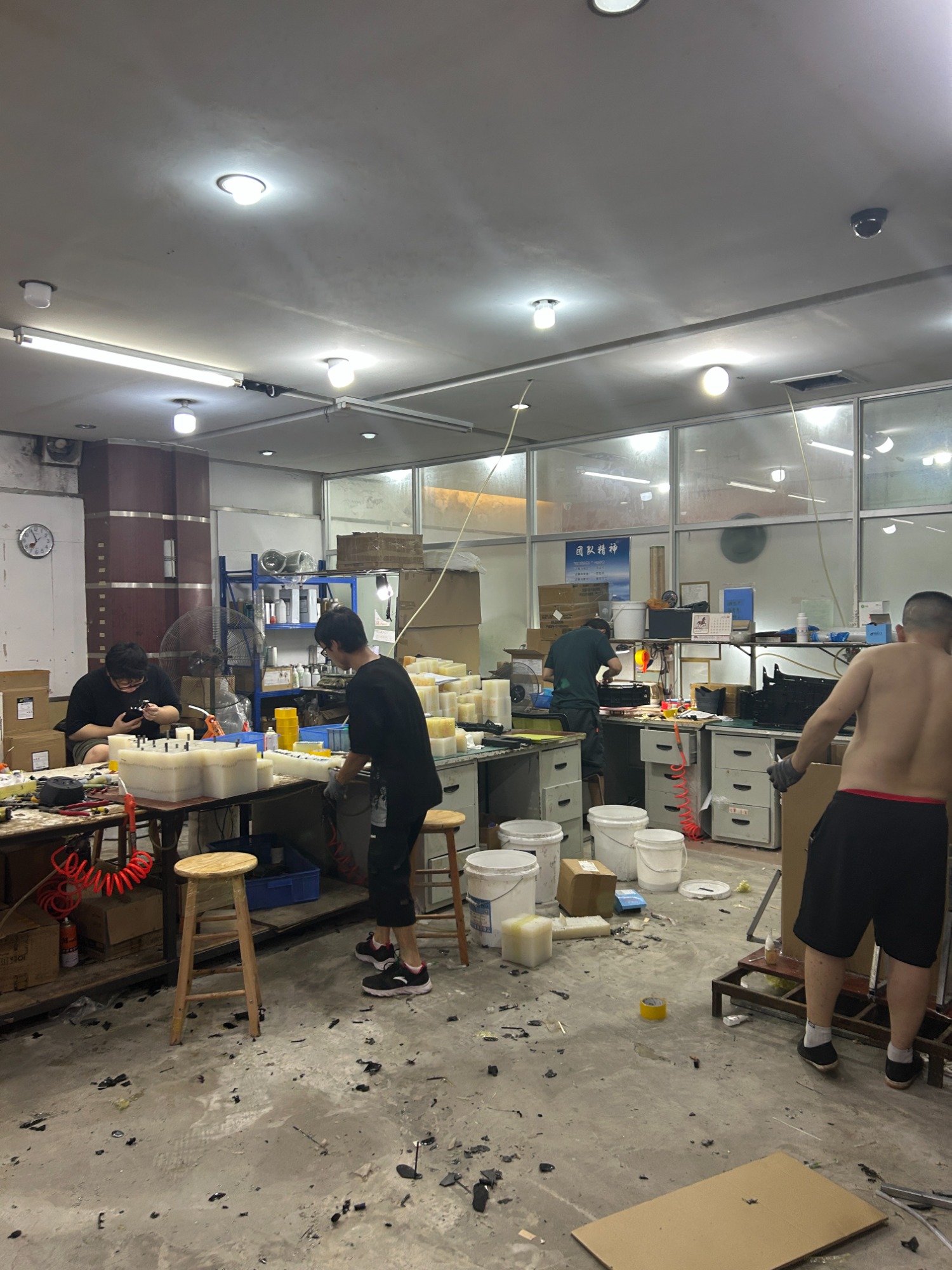 硅胶复模精密加工过程