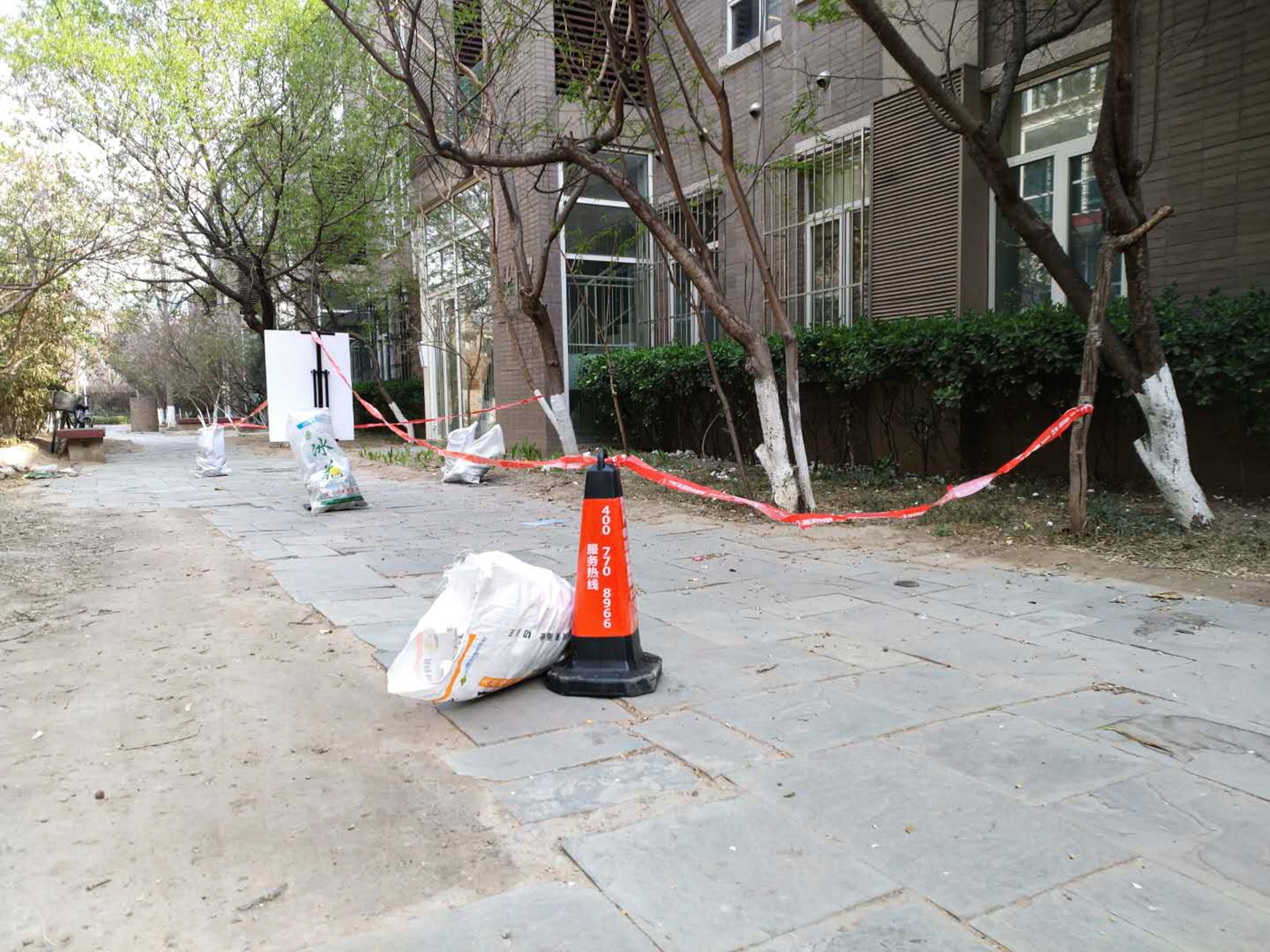 北京老房外墙渗水