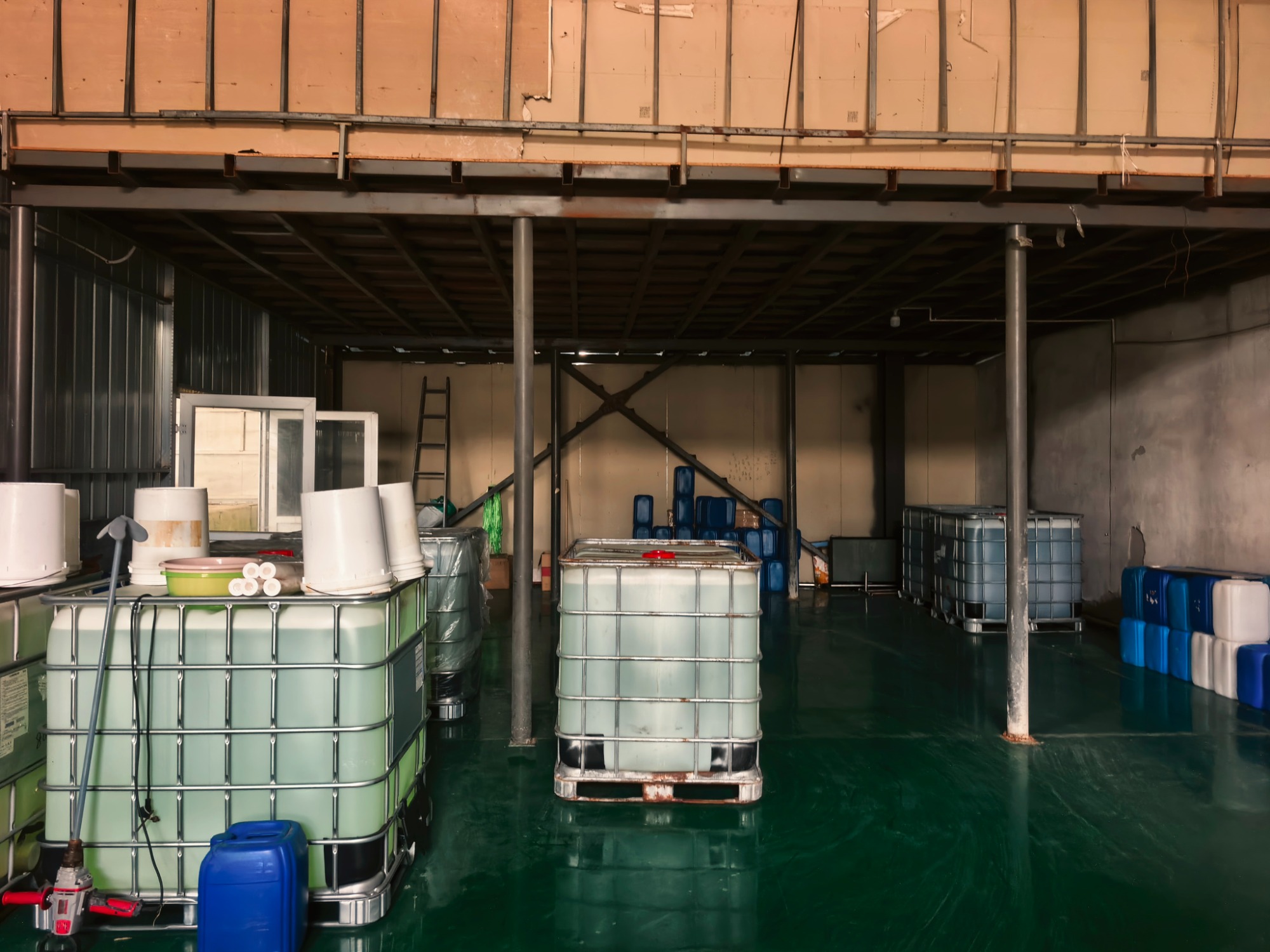 防飞溅液施工应用图
