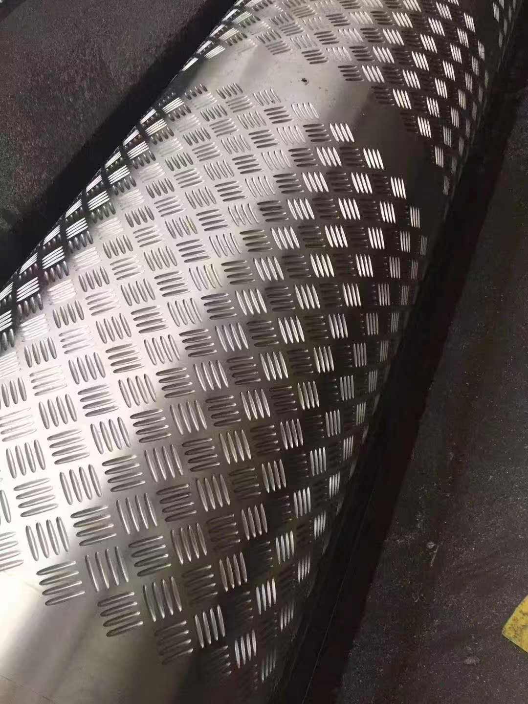 工业辊筒生产场景