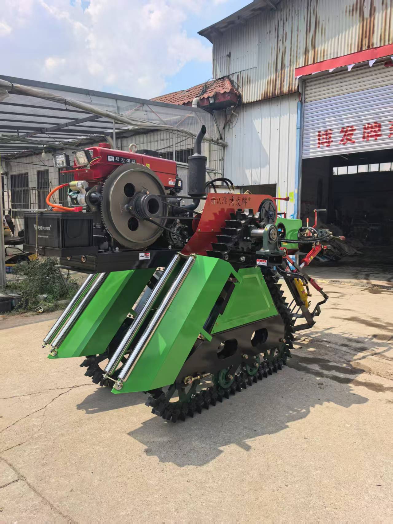 博发农业机械厂区与大姜收获机公司生产车间