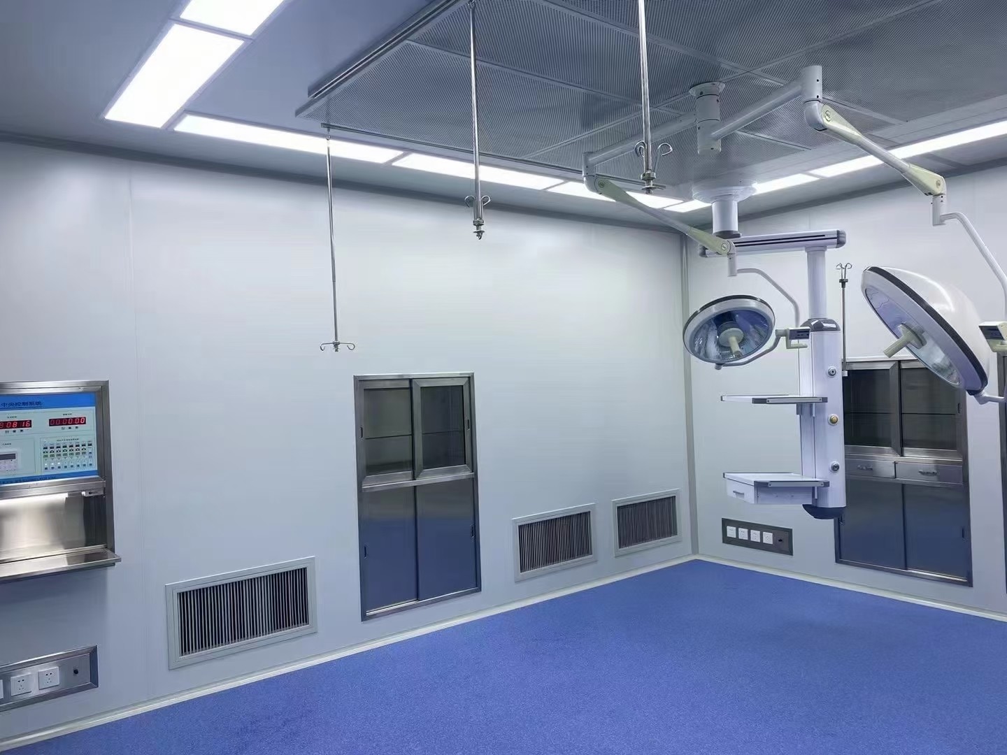 手术室净化施工现场