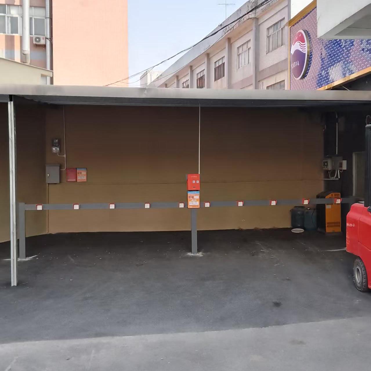 智能充电车棚实景图
