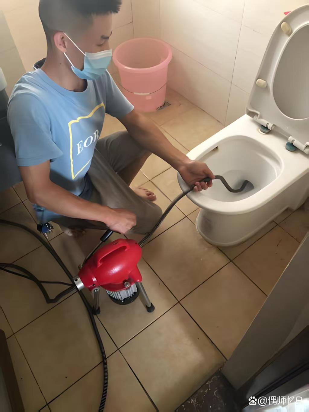 沉淀池清理作业现场