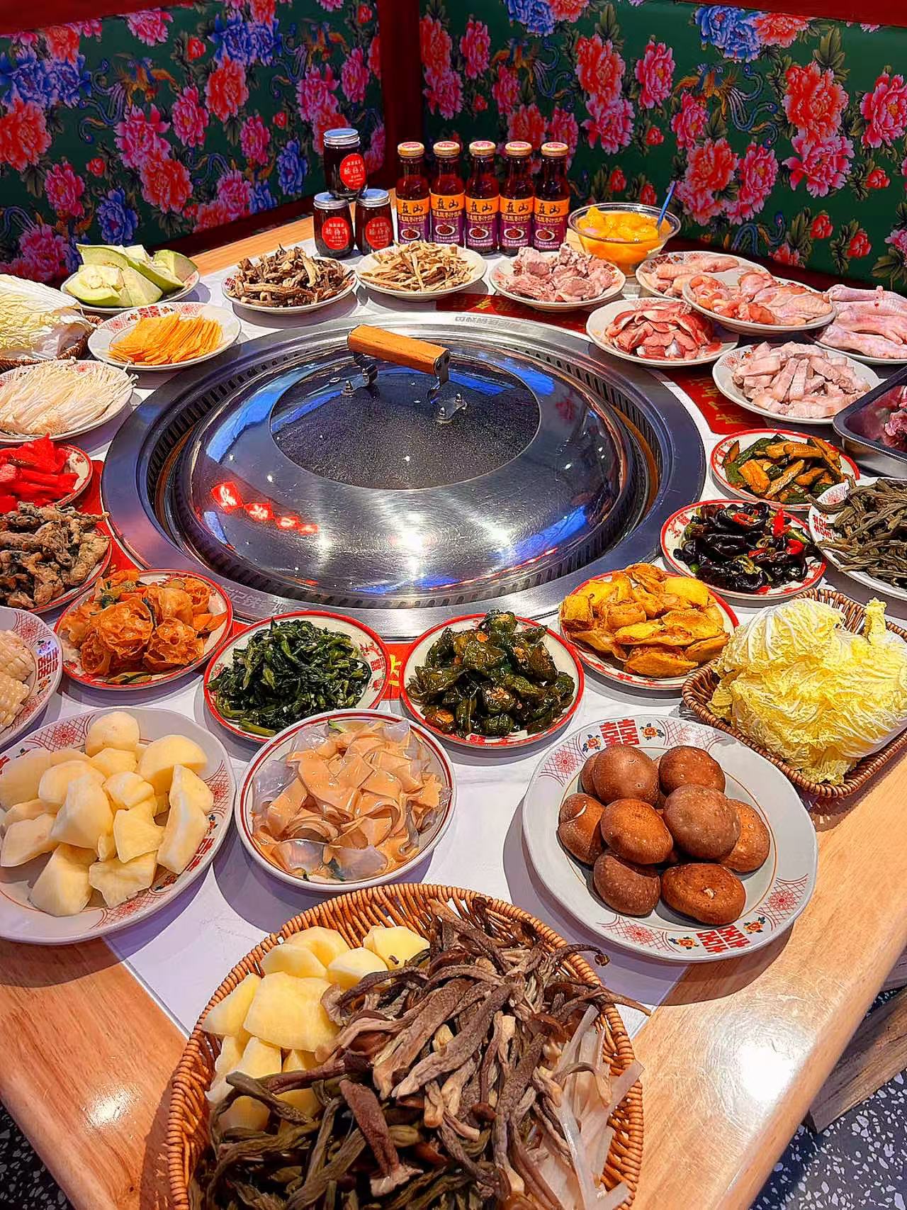 铁锅炖烹饪场景