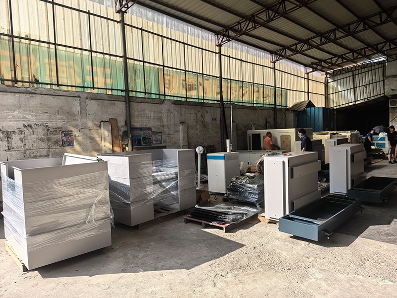CNC钣金加工现场