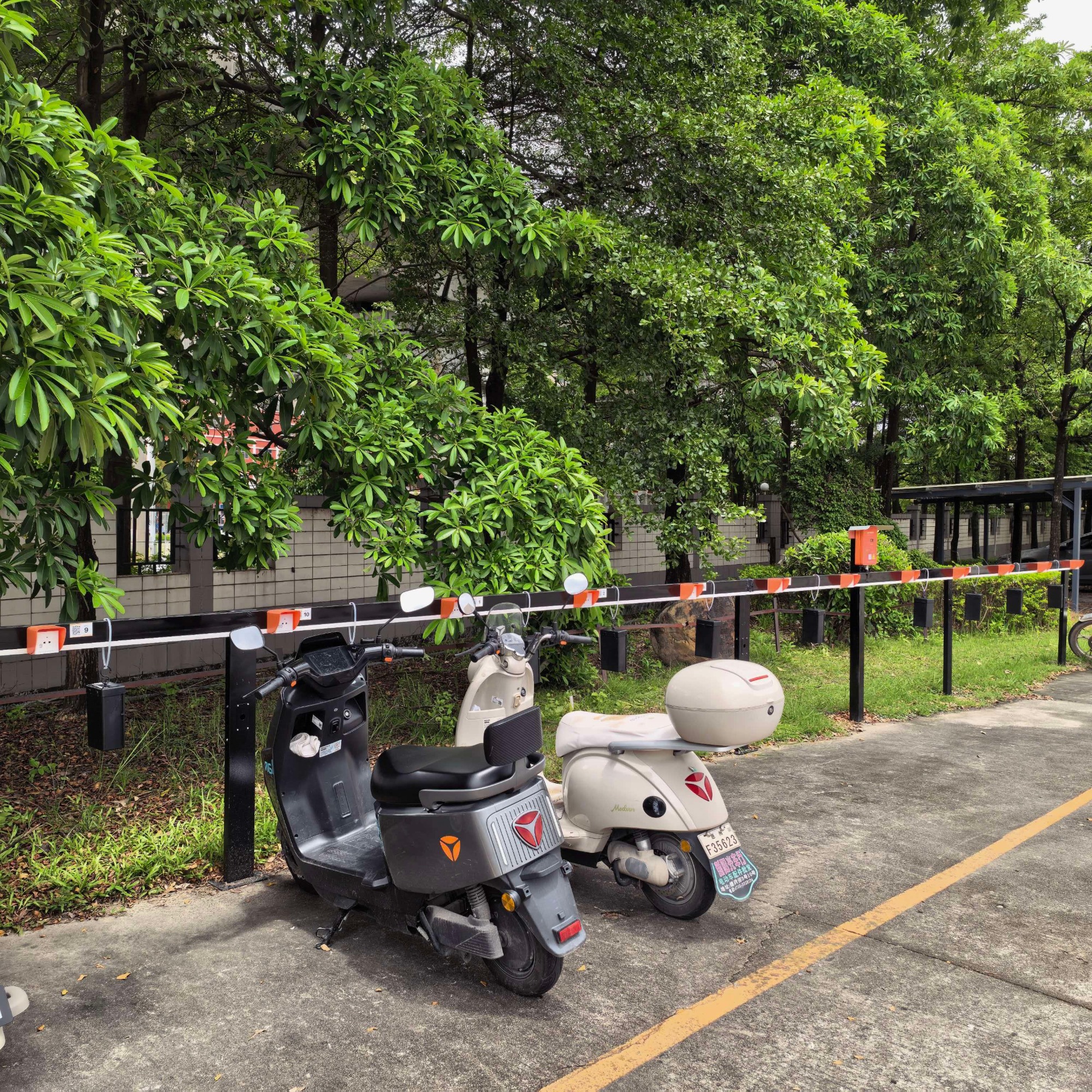 充电设施实景