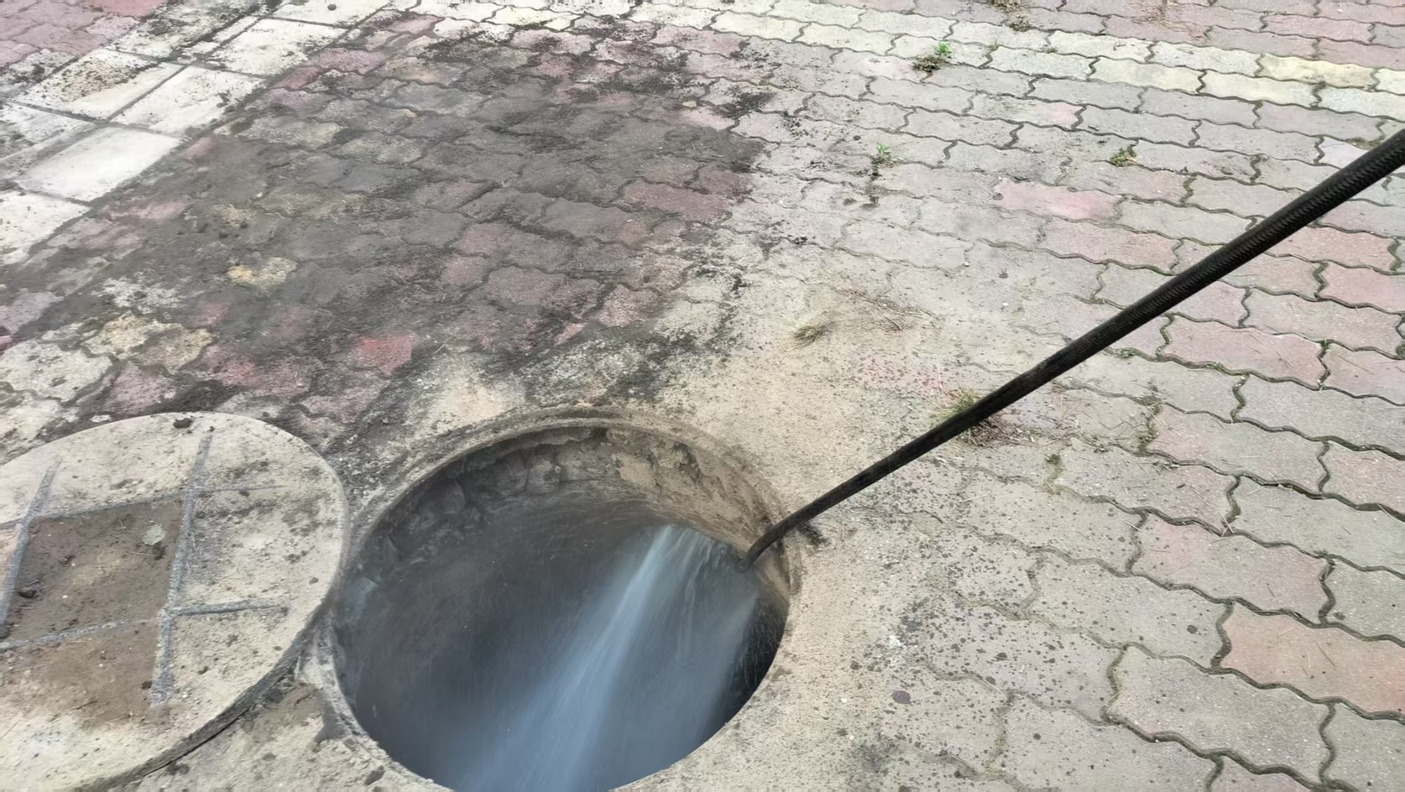 排水疏通作业现场
