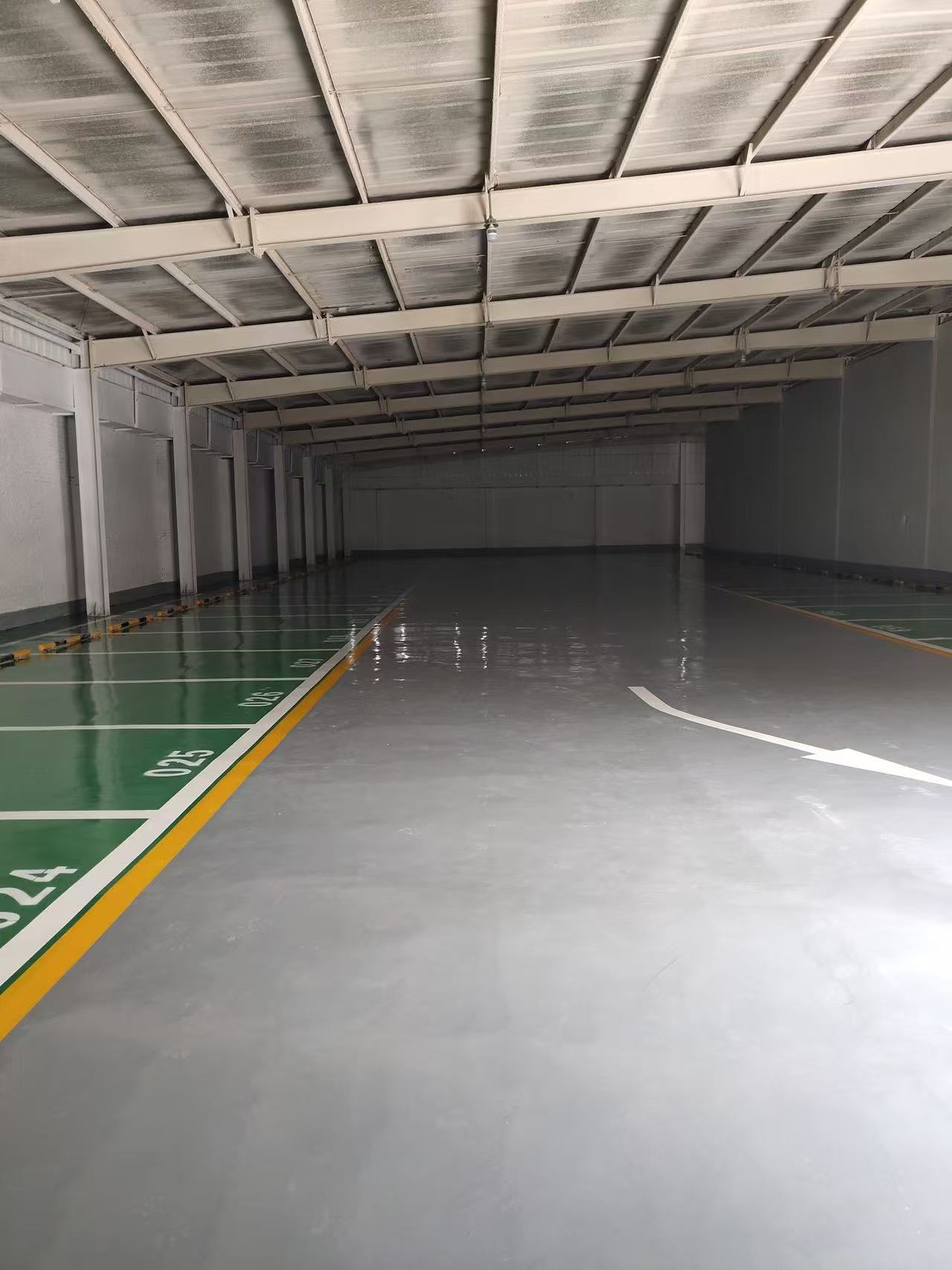 环氧超耐磨地坪施工现场