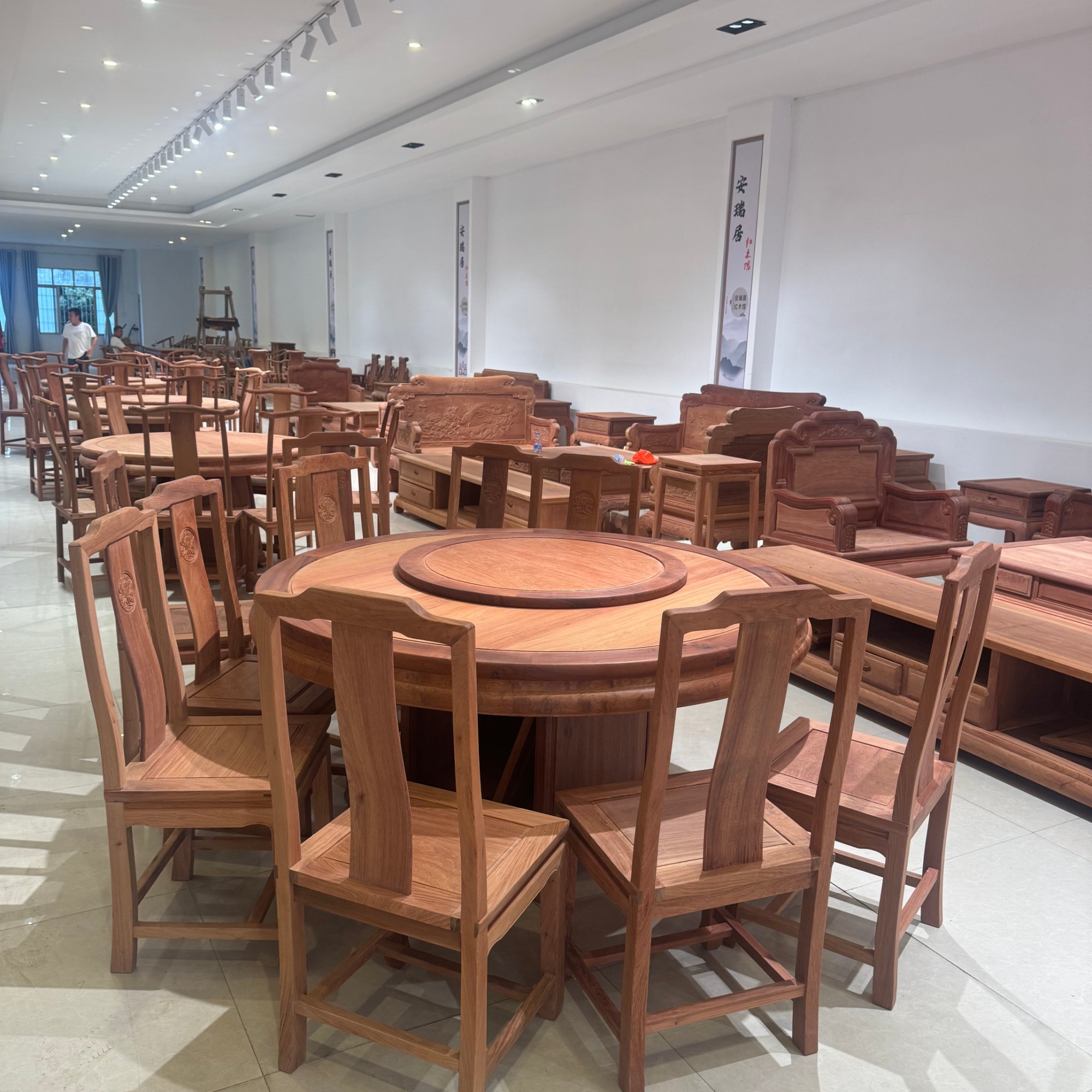 微凹黄檀老料博古架实物展示