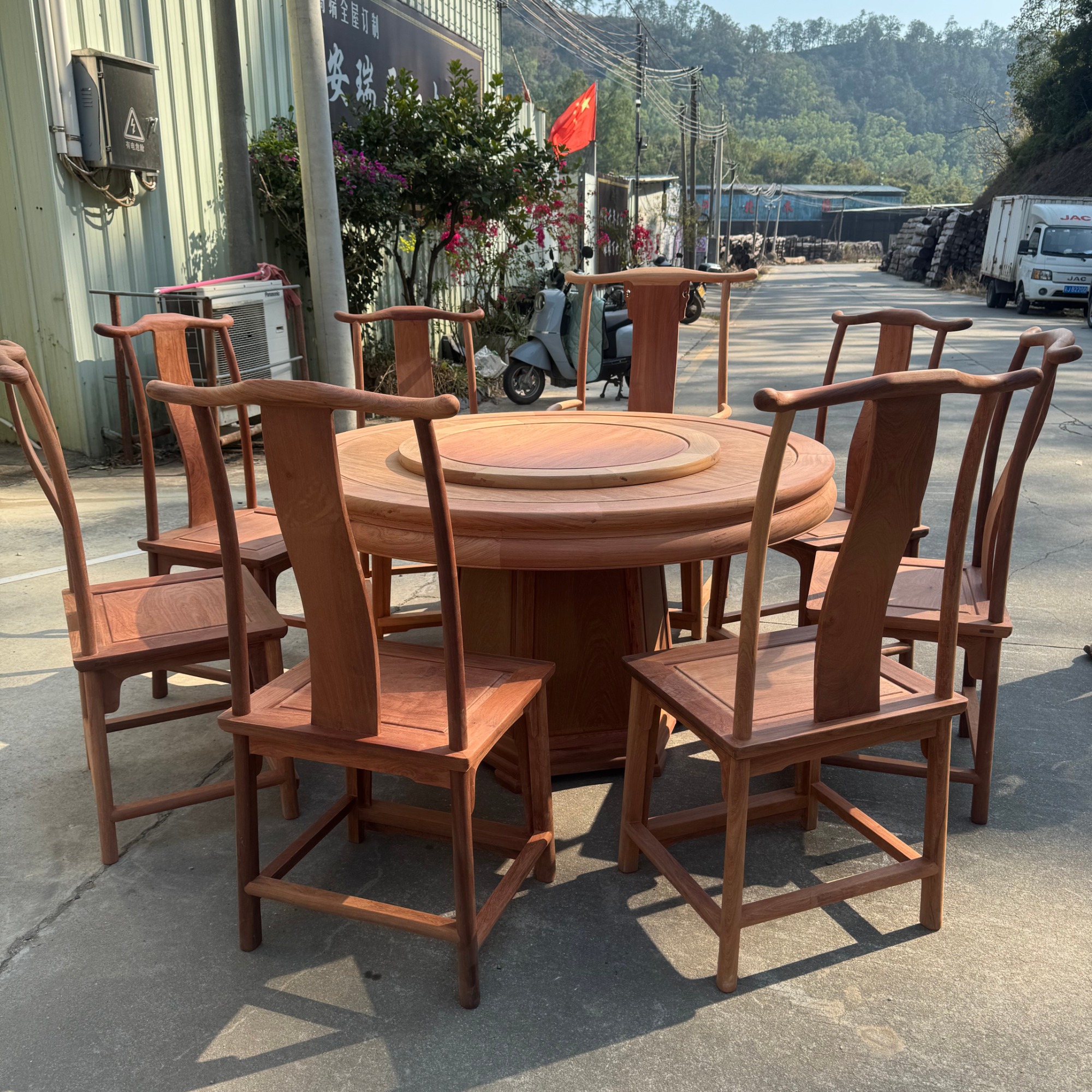 微凹黄檀老料餐桌工艺流程