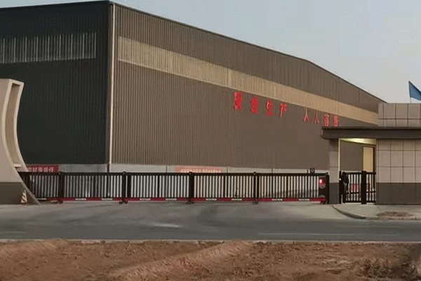 金昌分段伸缩门