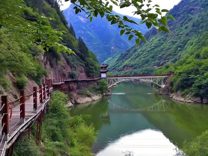 秦岭峡谷风光
