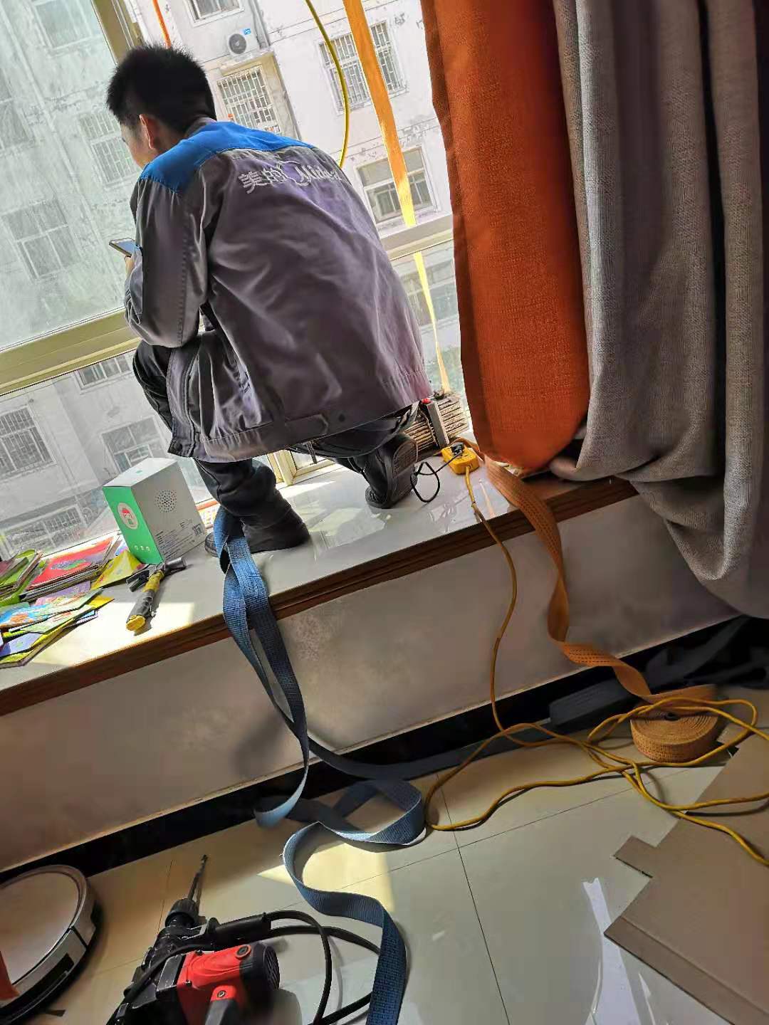 equipment hoisting