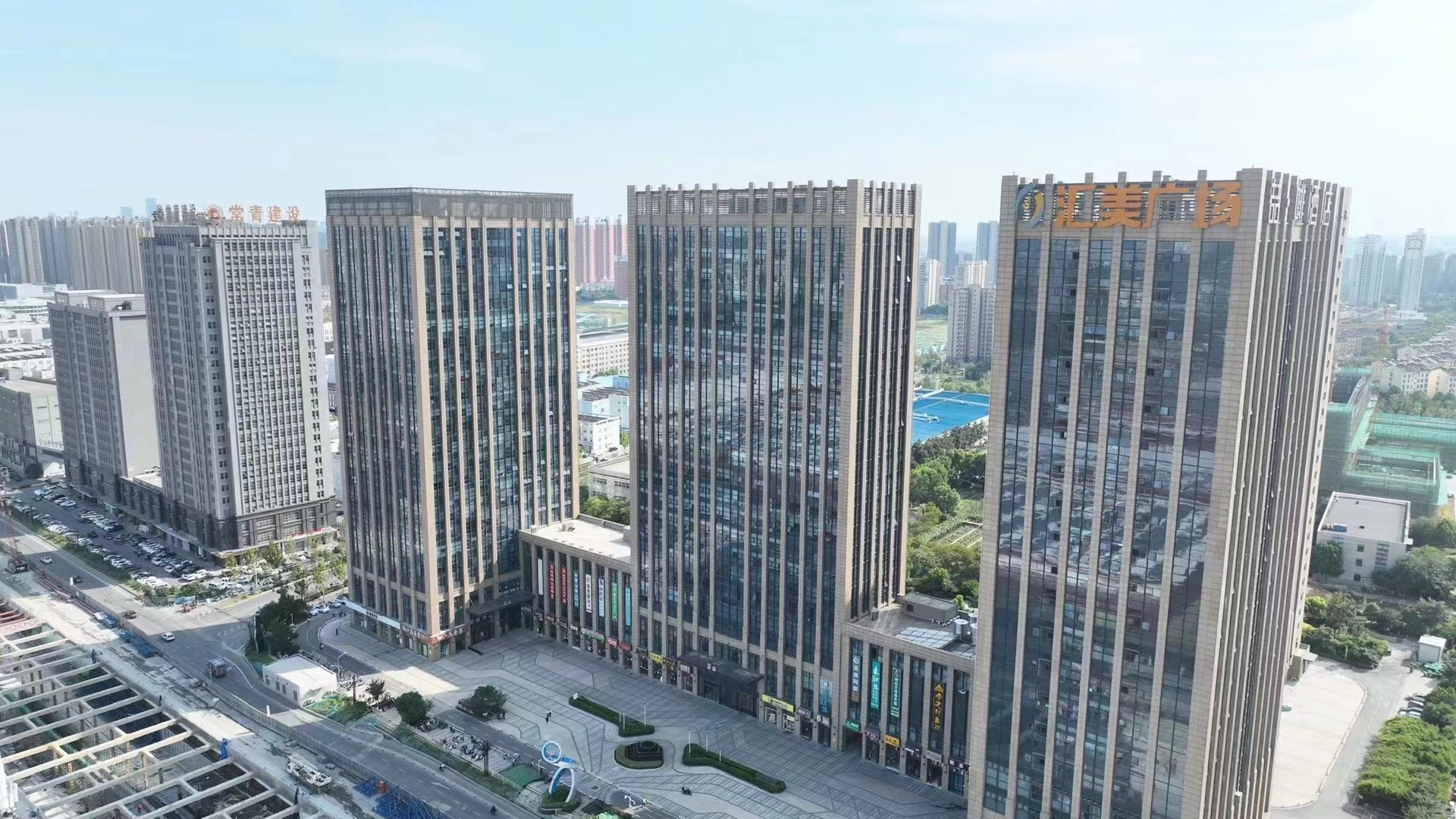 现代化写字楼空间结构与设施管网示意图