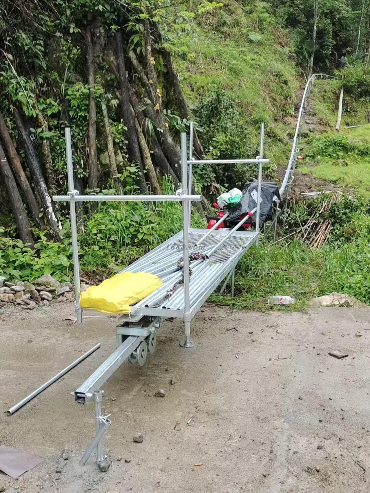 单轨道运输车实景作业
