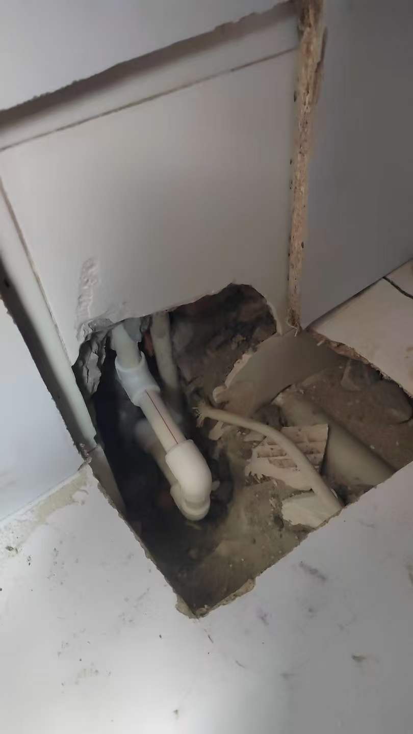 墙体渗水维修现场