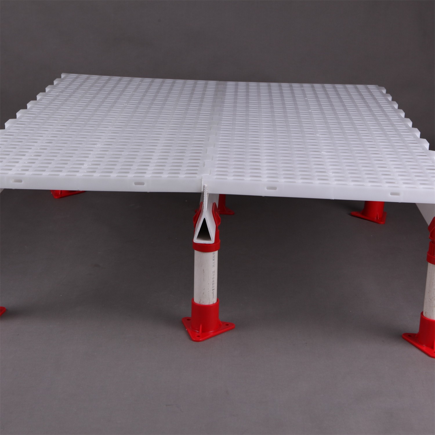 Plastic Leaching Floor Product