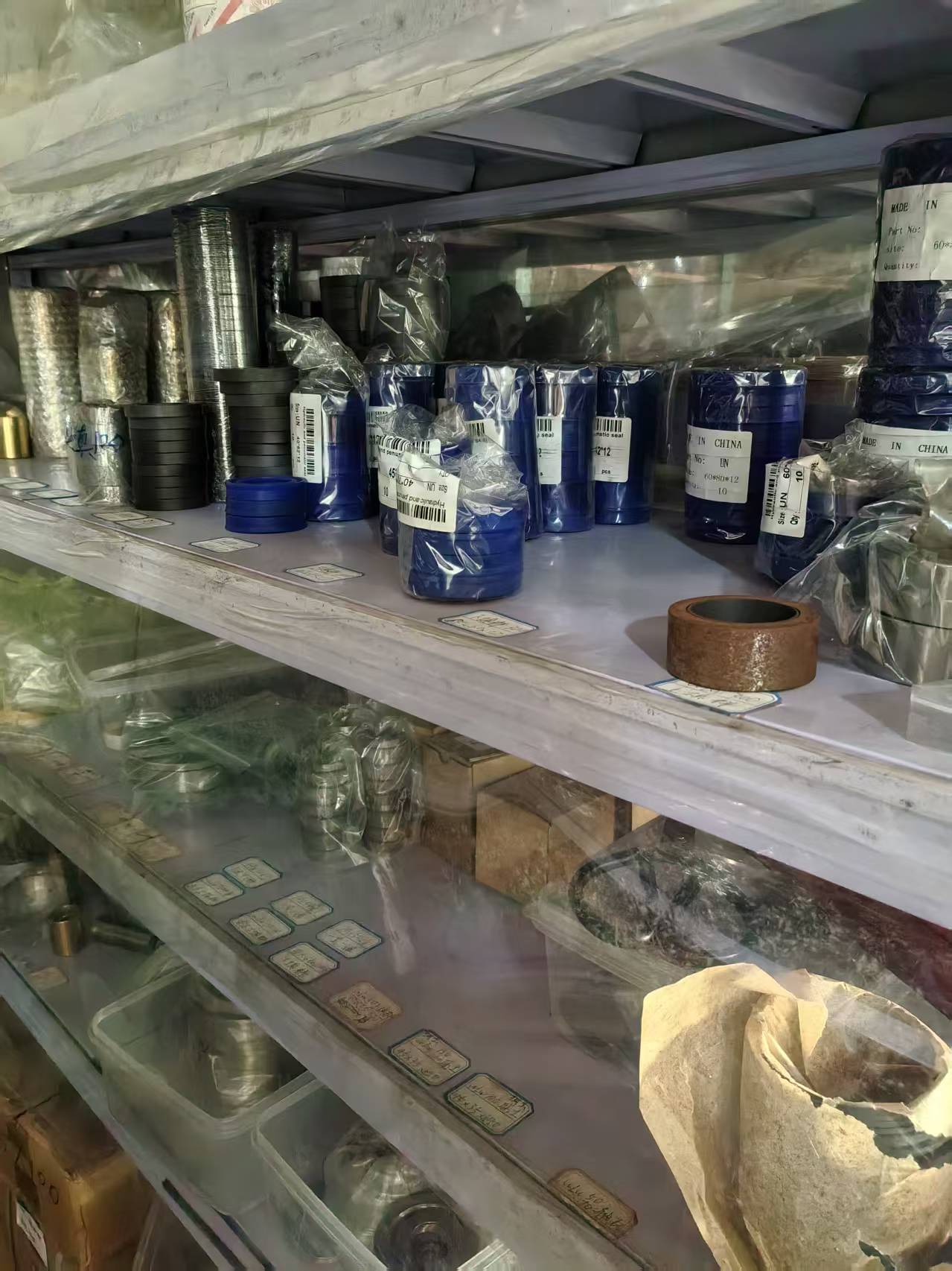 真空设备精密加工现场