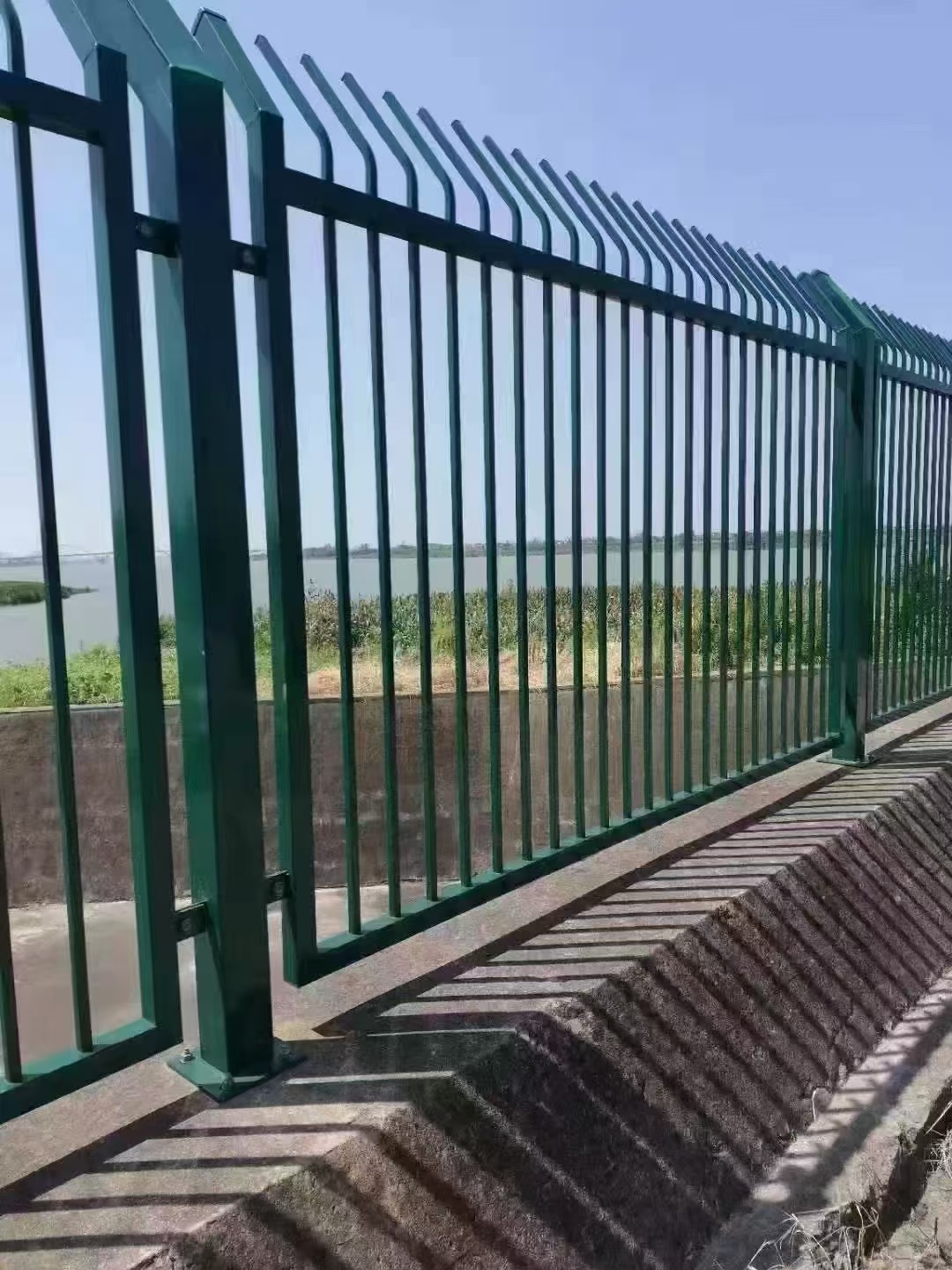 大连铁艺栏杆