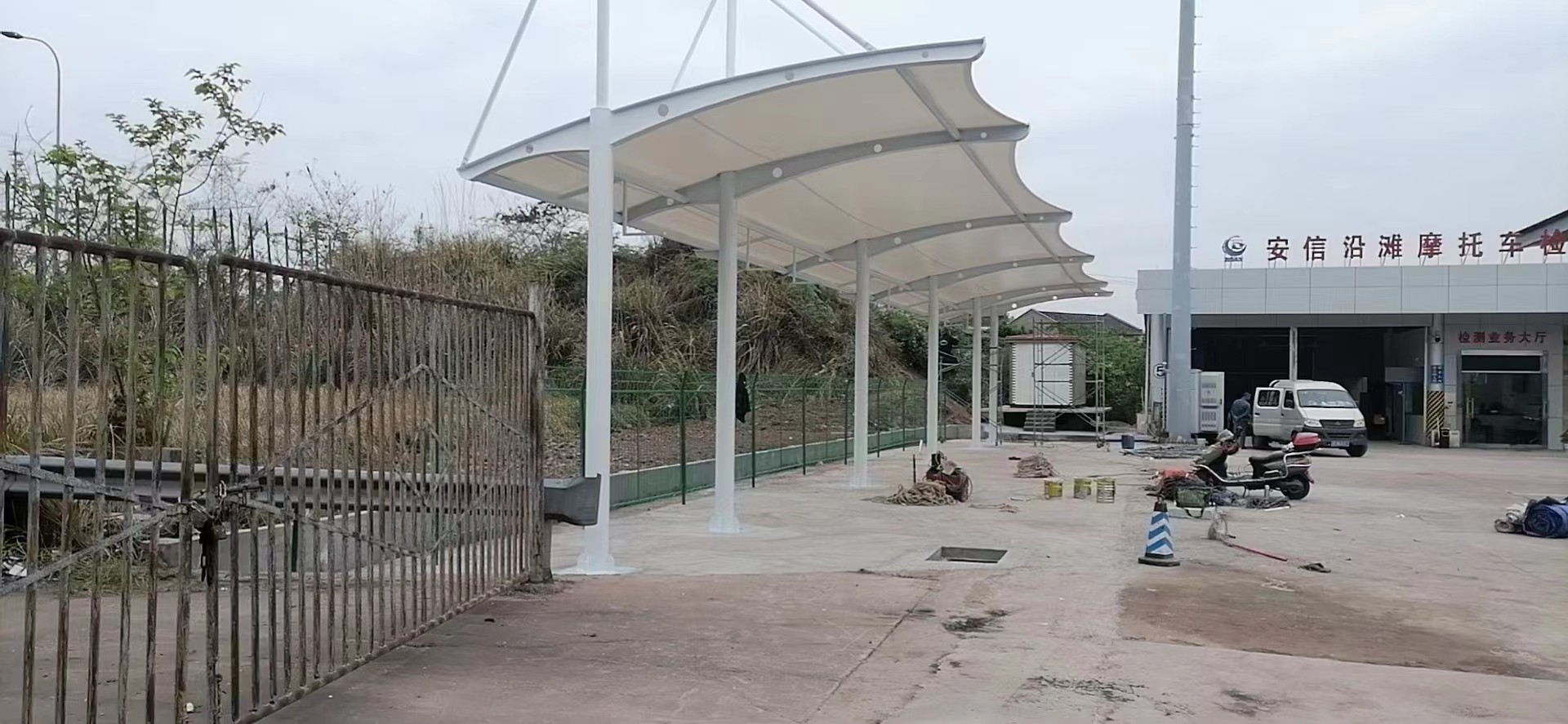 篮球场雨棚结构示意