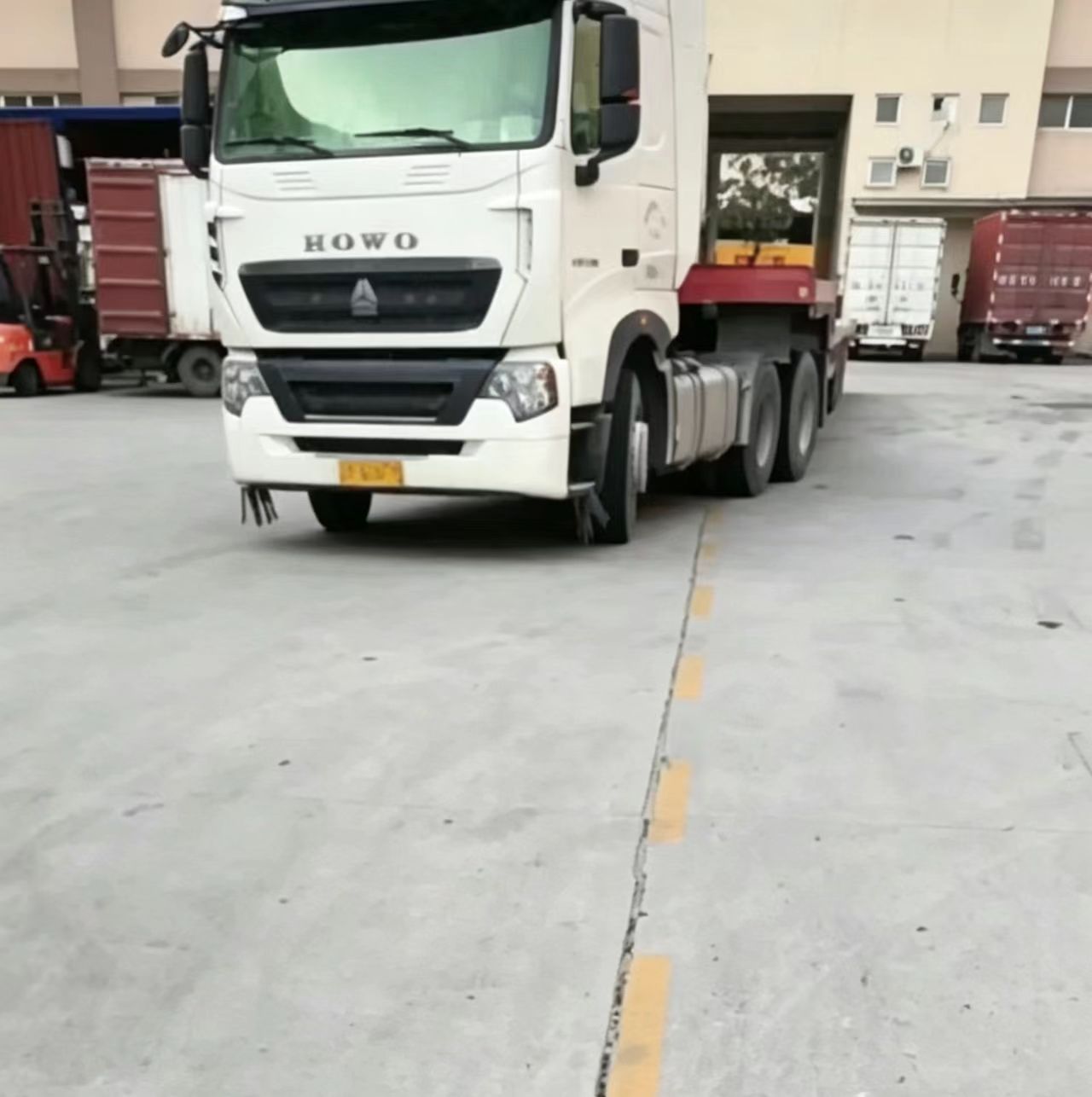 现代化仓储作业区