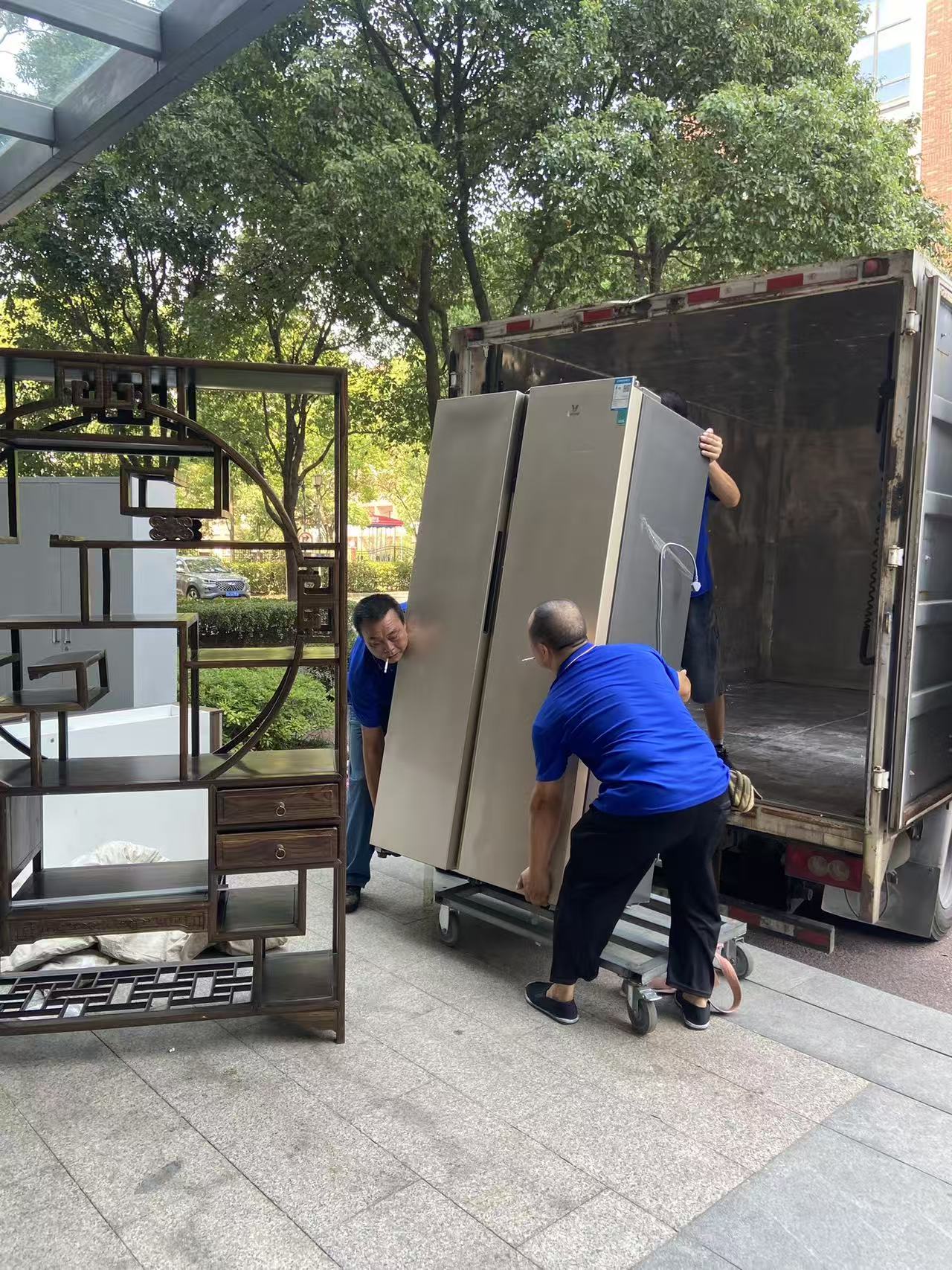 搬家服务现场规范作业示意图