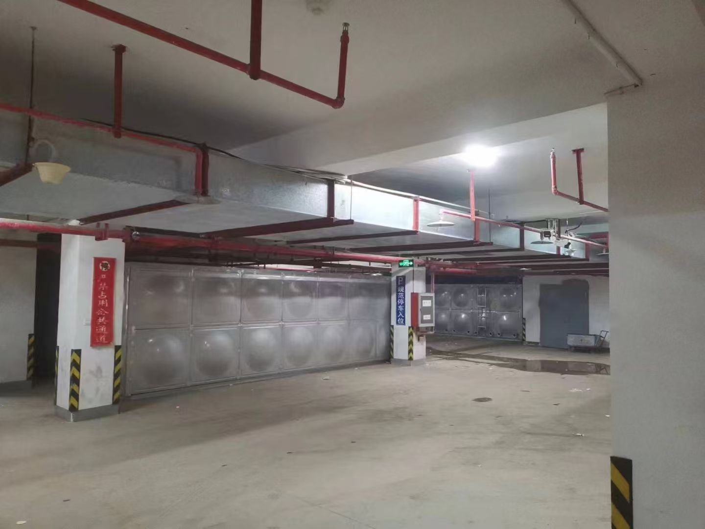 群弈不锈钢水箱厂生产车间实景