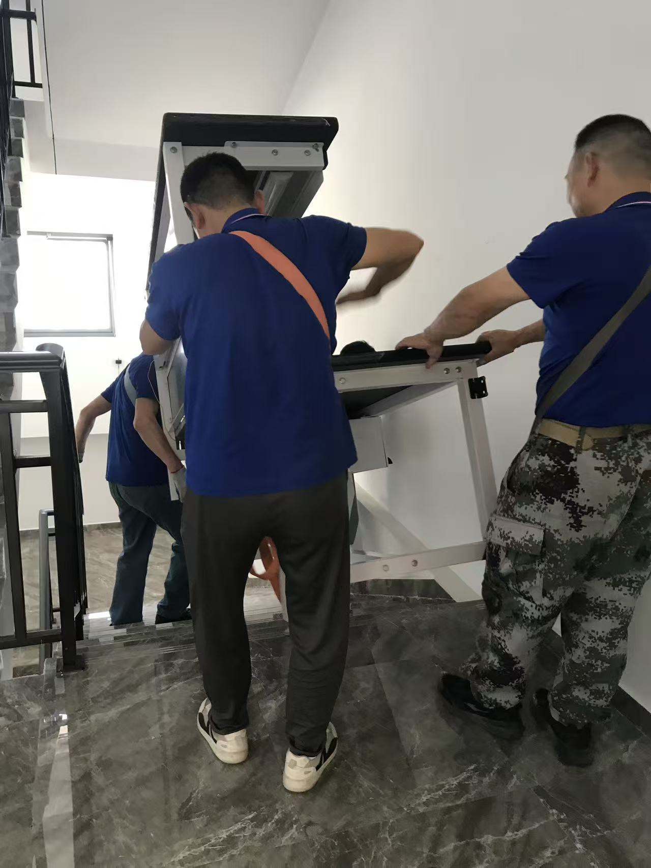 搬家服务现场防护示意
