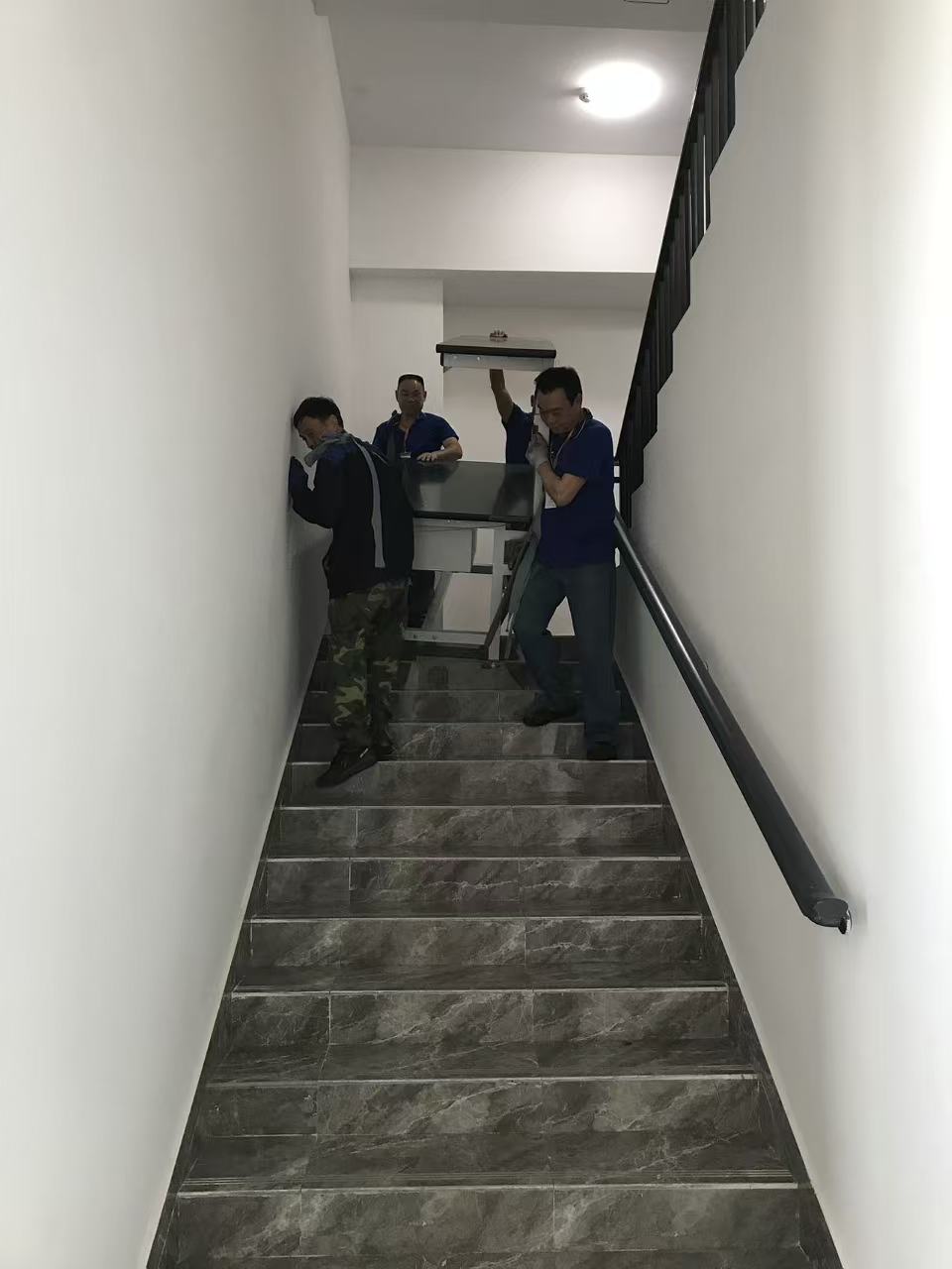 档案搬运现场标准化作业示意