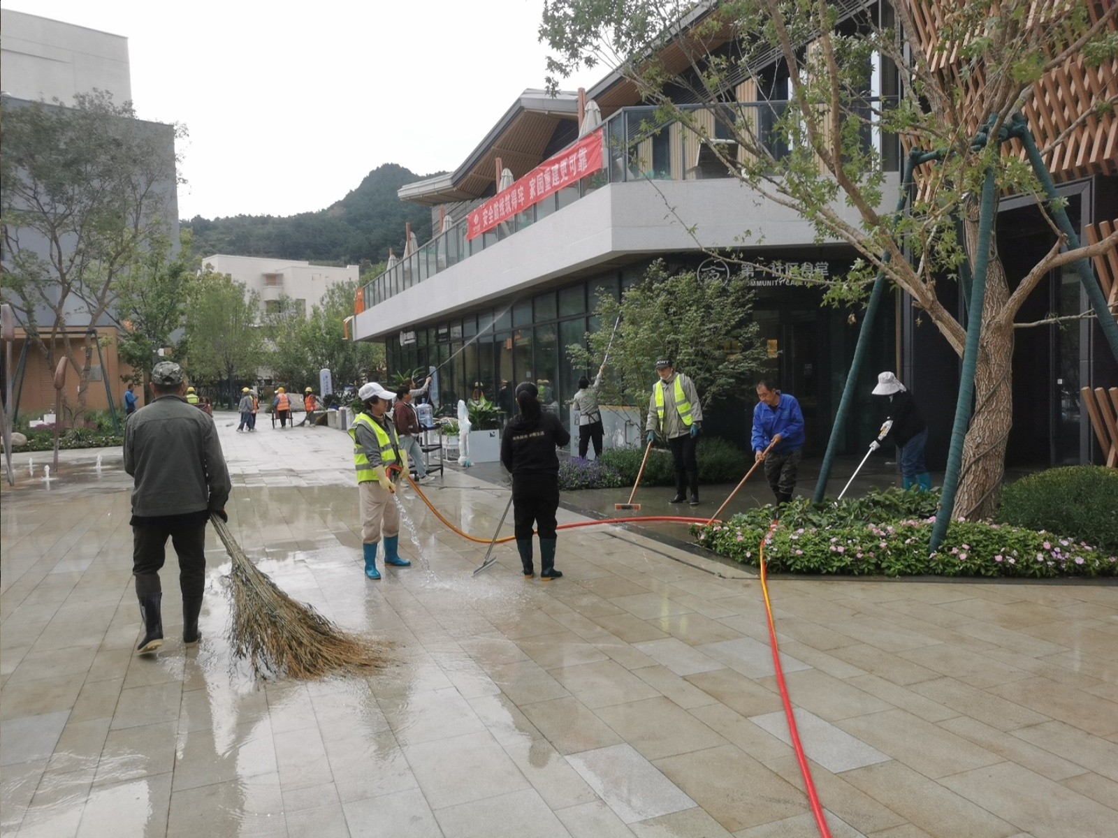 地面养护施工场景
