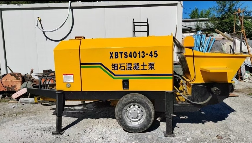 混凝土输送设备现场作业示意图