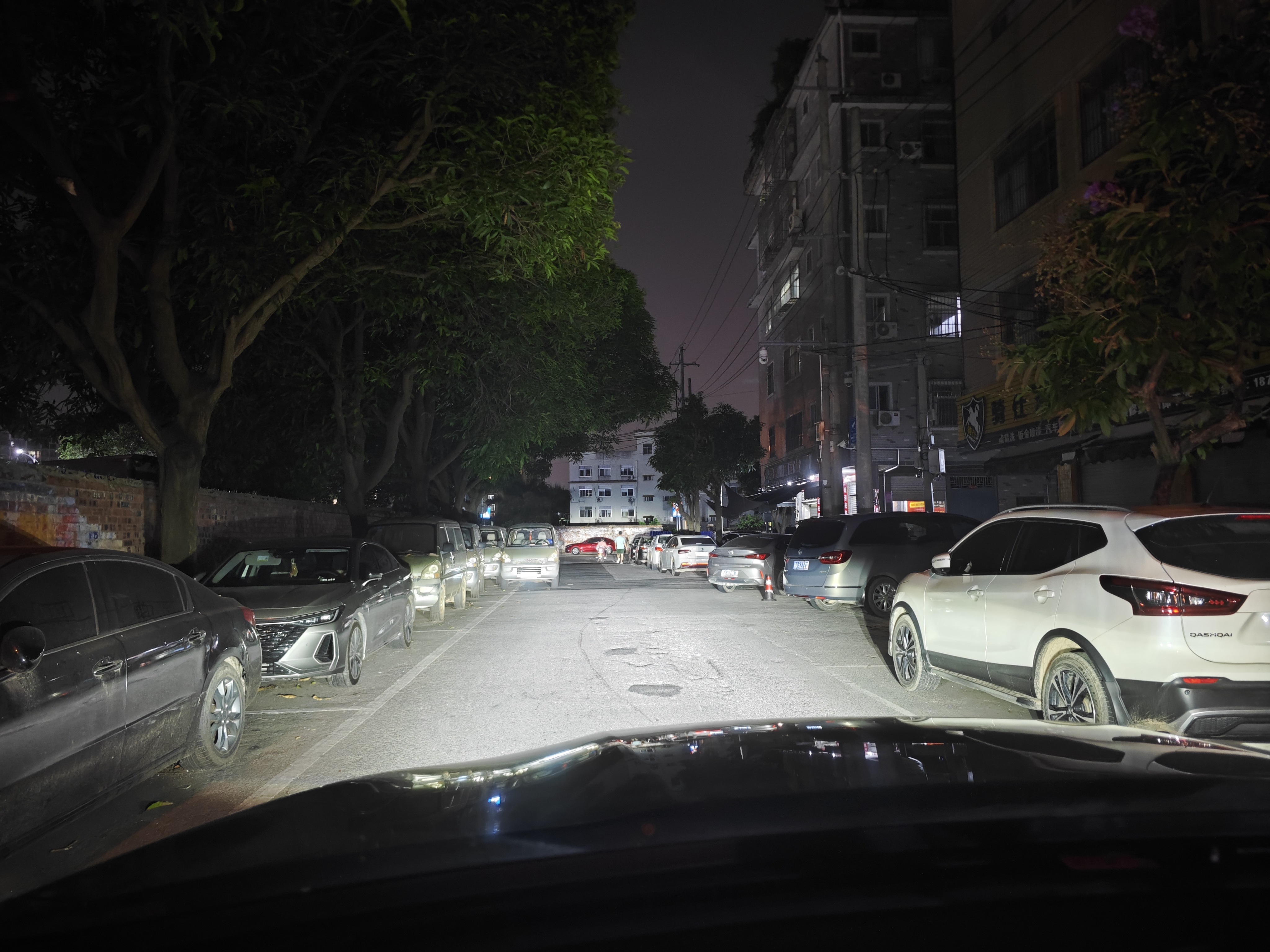 车灯密封与光学调试实景